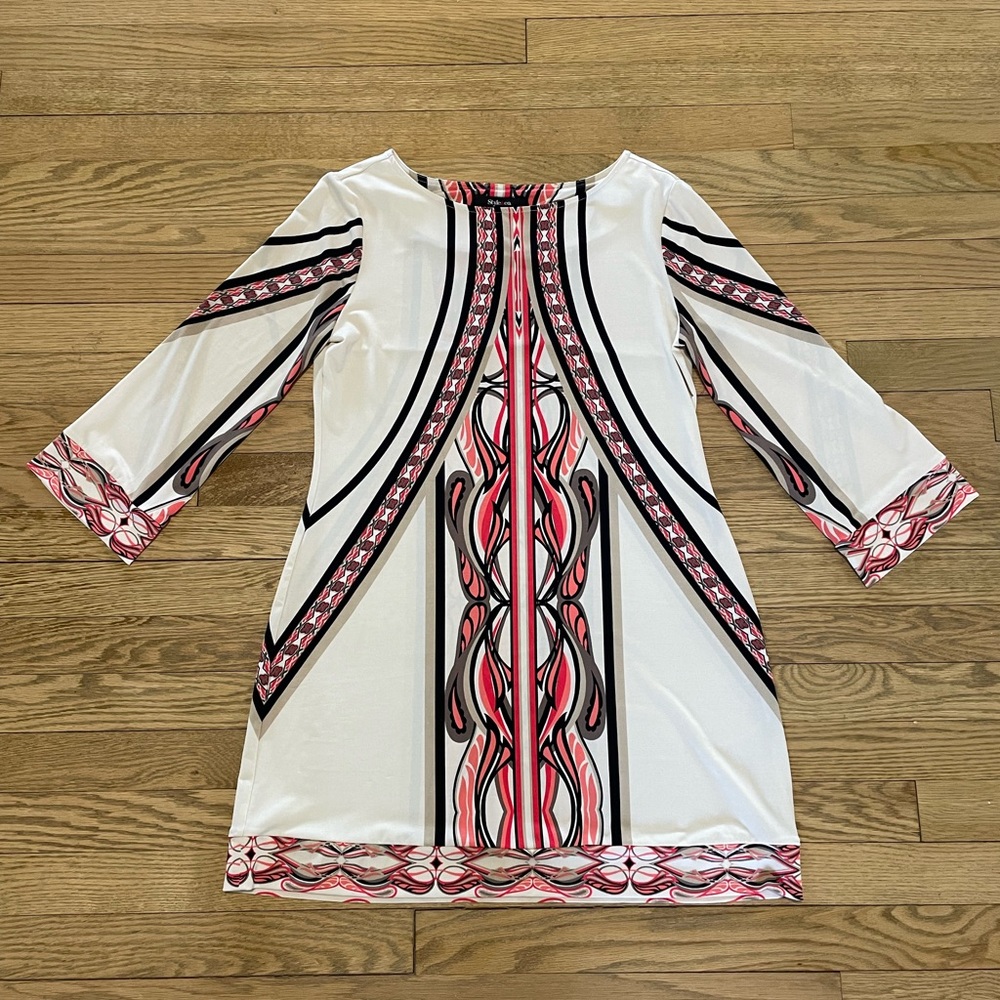 STYLE & Co Cream and Red Color block slip on shift mini dress